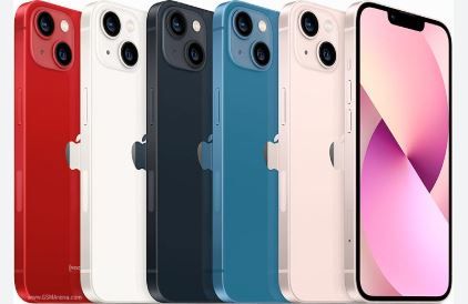 THE IPHONE 13 256GB OF STORAGE WITH A BATTERY PERCENT OF 94% NOTHING CHANGED HAS A 6.1 IN OLED DISPLAY, A15 BIONIC CHIP, DUAL 12 MP CAMERAS, 5G SUPPORT, AND IMPROVED BATTERY LIFE.