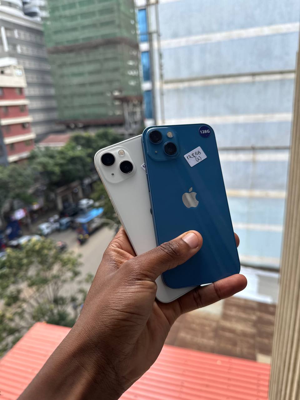 THE IPHONE 13 256GB OF STORAGE WITH A BATTERY PERCENT OF 94% NOTHING CHANGED HAS A 6.1 IN OLED DISPLAY, A15 BIONIC CHIP, DUAL 12 MP CAMERAS, 5G SUPPORT, AND IMPROVED BATTERY LIFE.