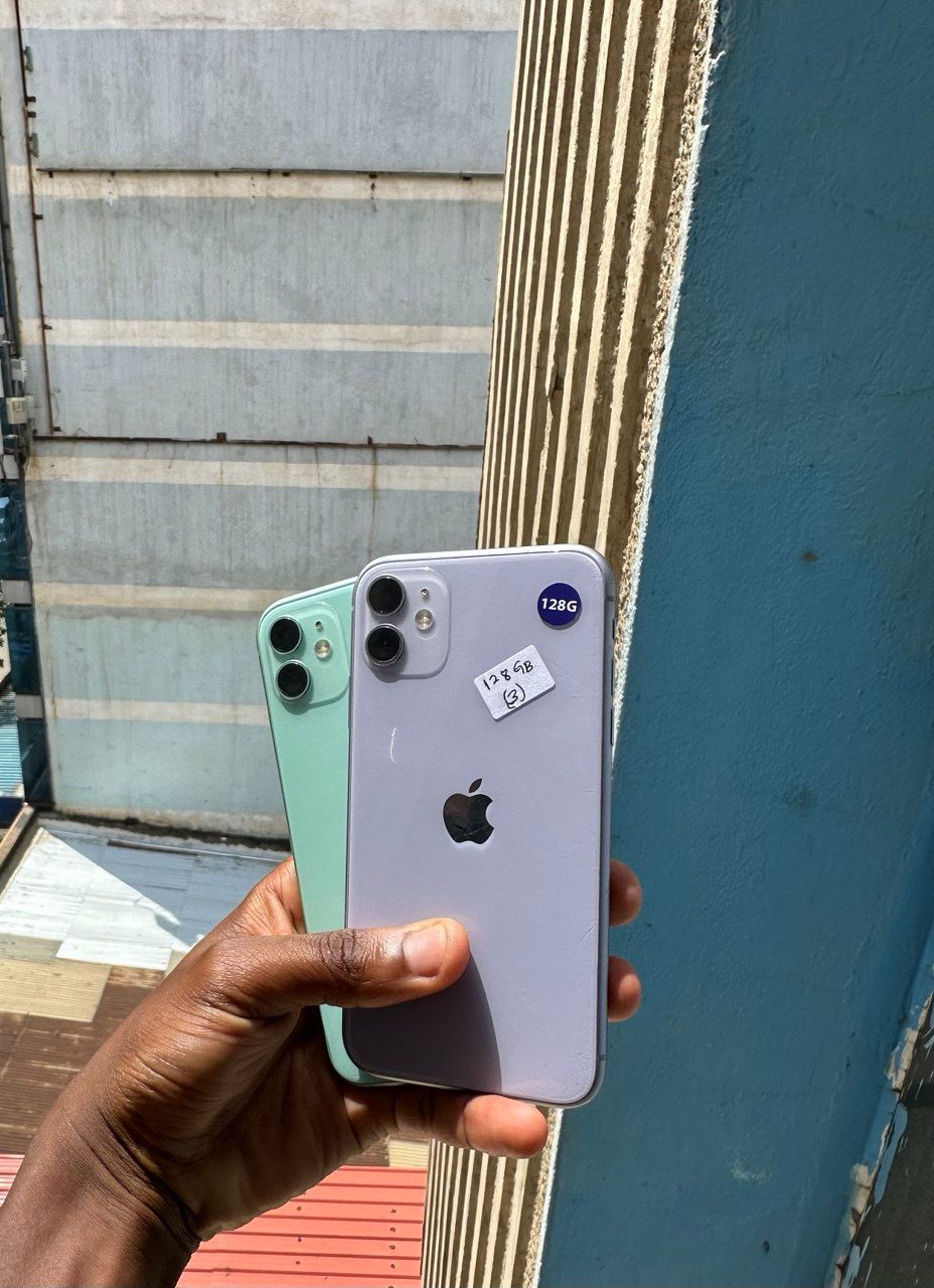 APPLE IPHONE 11 128GB FEATURES A 6.1-INCH LCD DISPLAY, A13 BIONIC CHIP, DUAL 12MP CAMERAS, FACE ID, AND ALL-DAY BATTERY LIFE WITH SMOOTH PERFORMANCE.