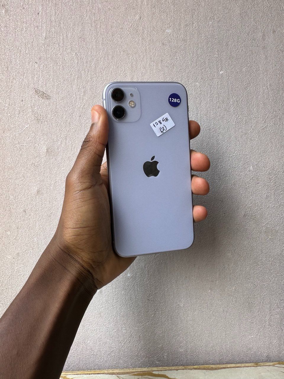 APPLE IPHONE 11 128GB FEATURES A 6.1-INCH LCD DISPLAY, A13 BIONIC CHIP, DUAL 12MP CAMERAS, FACE ID, AND ALL-DAY BATTERY LIFE WITH SMOOTH PERFORMANCE.