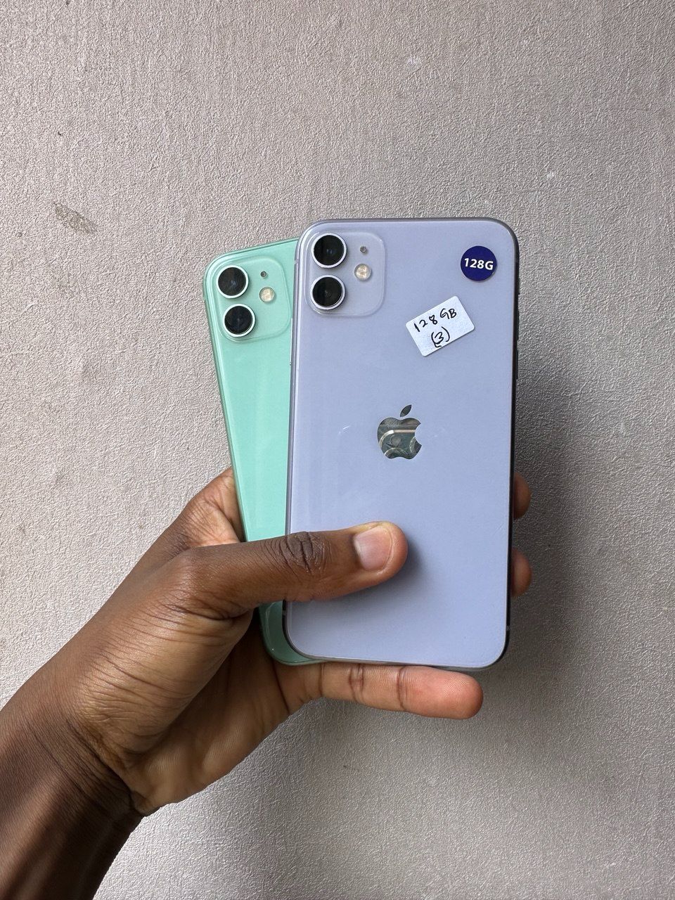 APPLE IPHONE 11 128GB FEATURES A 6.1-INCH LCD DISPLAY, A13 BIONIC CHIP, DUAL 12MP CAMERAS, FACE ID, AND ALL-DAY BATTERY LIFE WITH SMOOTH PERFORMANCE.