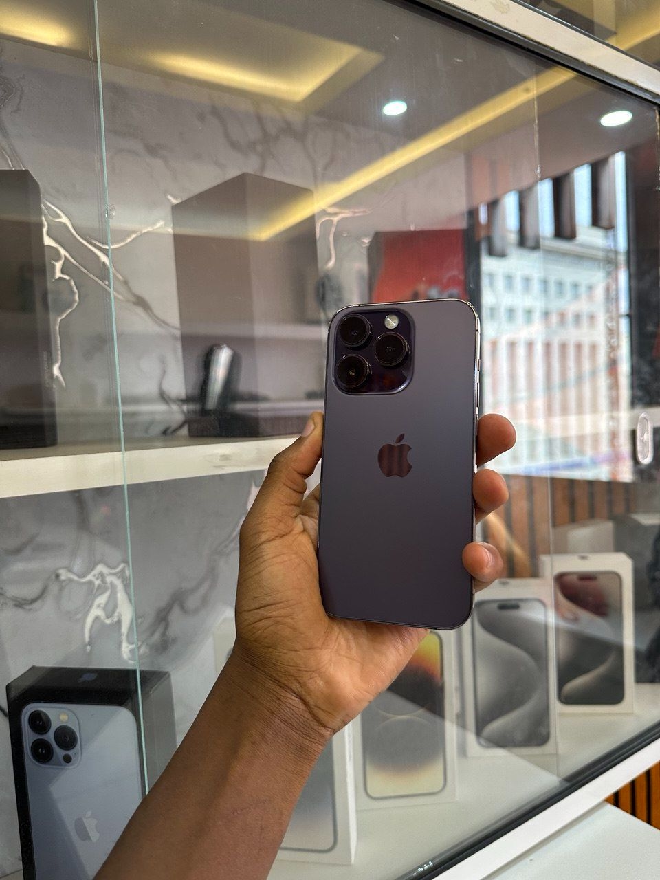 APPLE IPHONE 14 PRO WITH 88% BATTERY HEALTH. POWERED BY THE FAST A16 BIONIC CHIP, FEATURING A BRIGHT 6.1-INCH SUPER RETINA XDR DISPLAY, 48MP PRO CAMERA, DYNAMIC ISLAND, FACE ID, AND SMOOTH 120HZ.