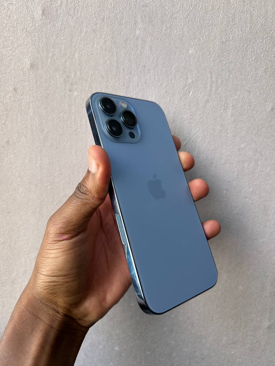 IPHONE 13 PRO MAX IN MINT CONDITION: LOOKS BRAND NEW, NO VISIBLE DAMAGE, FULLY TESTED, ALL PARTS UNCHANGED, 100% BATTERY HEALTH, SMOOTH PERFORMANCE, CLEAN AND RELIABLE.