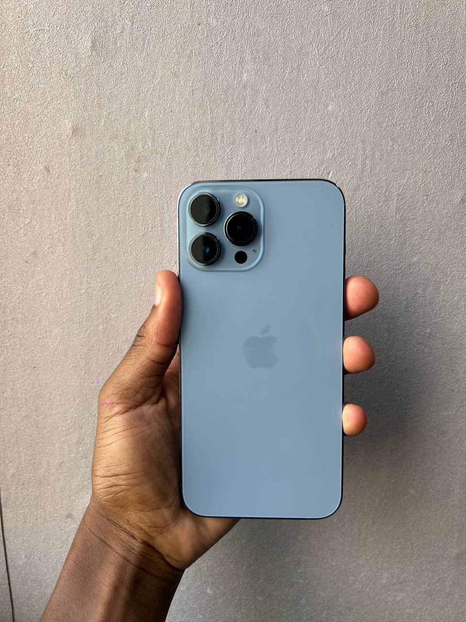 IPHONE 13 PRO MAX IN MINT CONDITION: LOOKS BRAND NEW, NO VISIBLE DAMAGE, FULLY TESTED, ALL PARTS UNCHANGED, 100% BATTERY HEALTH, SMOOTH PERFORMANCE, CLEAN AND RELIABLE.