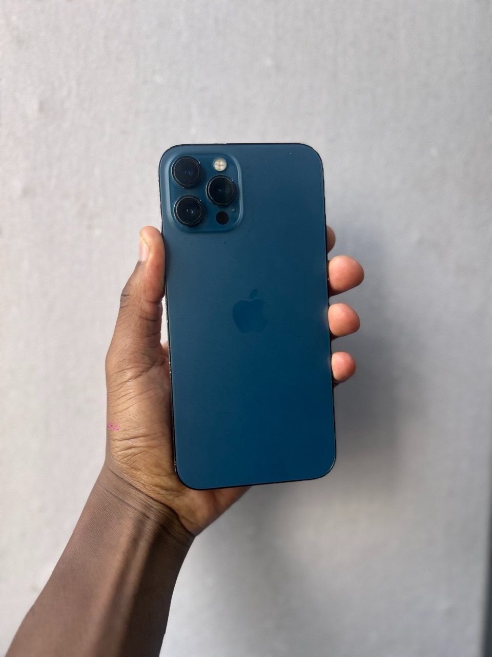 IPHONE 12 PRO MAX – 256GB STORAGE, 82% BATTERY HEALTH, FULLY FUNCTIONAL WITH SMOOTH PERFORMANCE, ONLY MINOR BLACK SCREEN PATCHES THAT DO NOT AFFECT USAGE OR OVERALL EXPERIENCE.