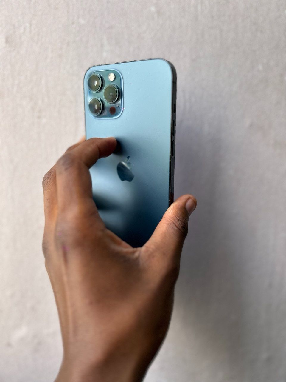 IPHONE 12 PRO MAX – 256GB STORAGE, 82% BATTERY HEALTH, FULLY FUNCTIONAL WITH SMOOTH PERFORMANCE, ONLY MINOR BLACK SCREEN PATCHES THAT DO NOT AFFECT USAGE OR OVERALL EXPERIENCE.