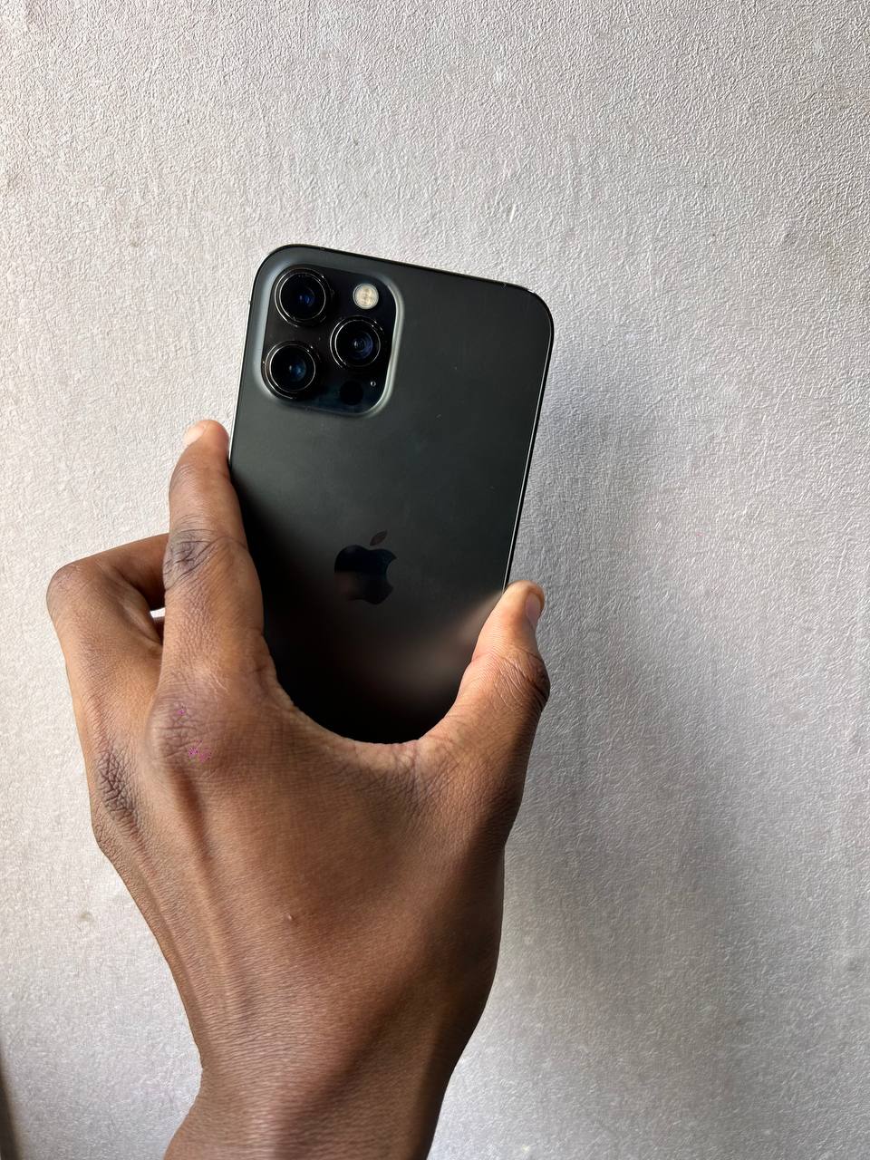 IPHONE 12 PRO MAX – 256GB, 91% BATTERY HEALTH, FULLY FUNCTIONAL, NOTE: ORIGINAL PARTS WERE PROFESSIONALLY REPLACED, DEVICE RUNS SMOOTHLY WITH EXCELLENT PERFORMANCE AND NO FUNCTIONAL ISSUES.