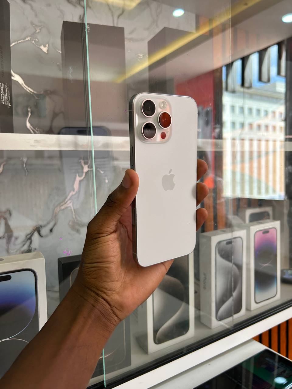 IPHONE 16 PRO MAX WITH ORIGINAL APPLE PARTS, FULLY FUNCTIONAL, CLEAN CONDITION, FACE ID WORKING, STRONG BATTERY, PREMIUM PERFORMANCE.