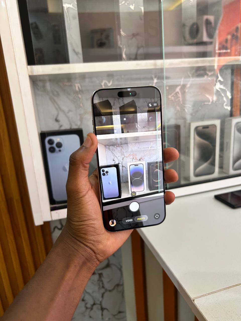 IPHONE 16 PRO MAX WITH ORIGINAL APPLE PARTS, FULLY FUNCTIONAL, CLEAN CONDITION, FACE ID WORKING, STRONG BATTERY, PREMIUM PERFORMANCE.