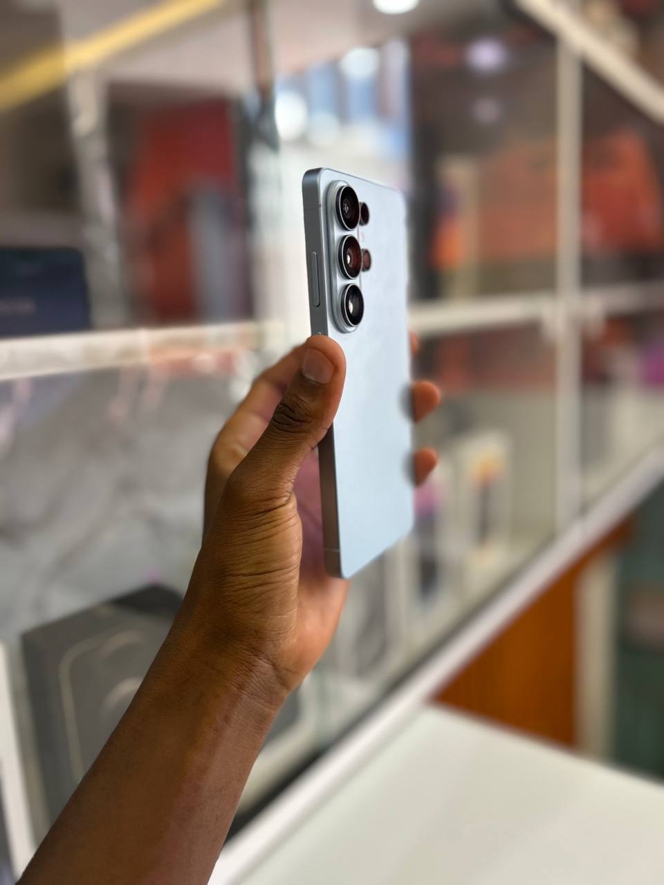 SAMSUNG S26 ULTRA 12GB RAM 512GB, MINT CONDITION, SUPER FAST PERFORMANCE, MASSIVE STORAGE, CLEAN LIKE NEW, ALL FEATURES WORKING, STRONG BATTERY, PREMIUM FLAGSHIP, UNDER WARRANTY.
