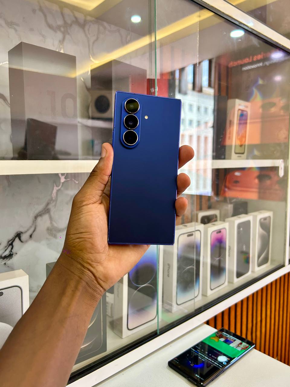 SAMSUNG GALAXY Z FOLD 7: A POWERFUL PHONE-TABLET HYBRID WITH A STUNNING 8-INCH DISPLAY, ULTRA-FAST PERFORMANCE, 200MP CAMERA, AND PREMIUM DESIGN BUILT FOR MULTITASKING, ENTERTAINMENT, AND NEXT-LEVEl.