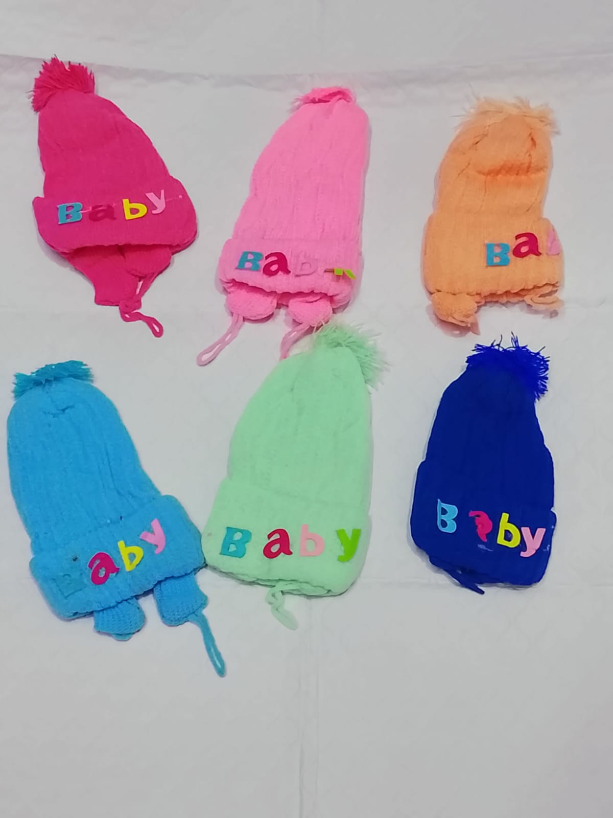 3 PCS Baby Kofia Set – Cute & Comfortable Caps!
Keep your little one cozy and looking adorable with this 3 piece baby kofia (cap) set, perfect for everyday wear and special outings.
✨ Key Features:
✔