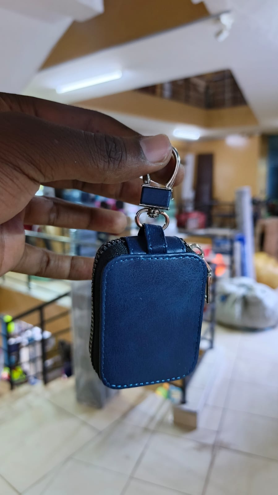 New & Modern  Leather Case for Airpods Pro Luxury Protective Cover with Anti-lost Buckle for Air Pods 2 1 3