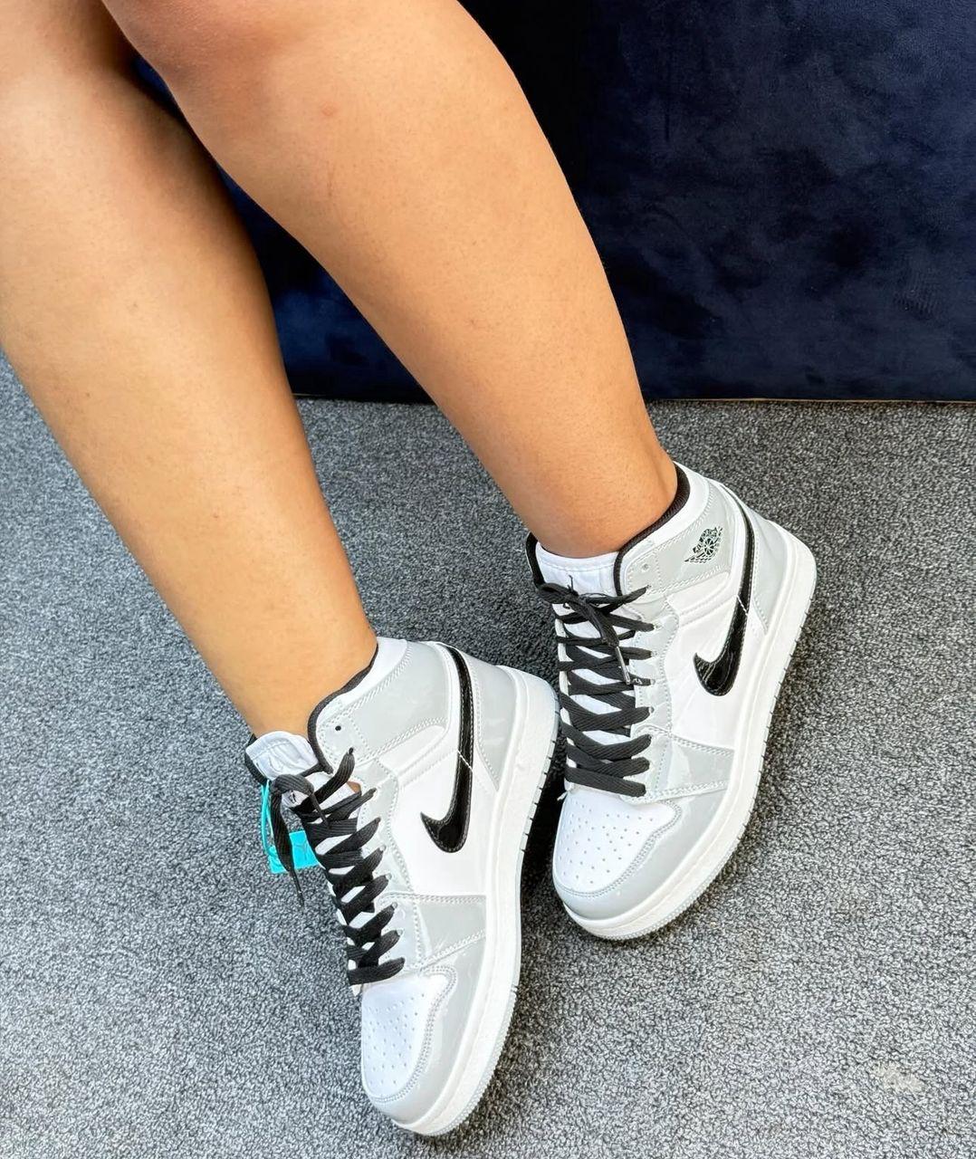 New arrivals Air J1 High top Unisex Fashion Sneakers Airforce Unisex Women Classic Fashionable High-quality Airforce Shoes Generic Sneakers Sizes 37-42