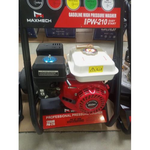 A Maxmech 7.0HP petrol pressure washer (3000 PSI) uses a 4-stroke 212cc petrol engine with recoil start and a 3.6L fuel tank