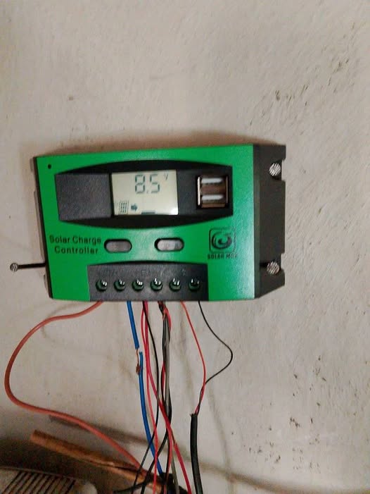 Solar Max 10A Digital Solar Charge Controller 12V/24V – LCD Display | Intelligent PWM Regulator | Overcharge & Short Circuit Protection | Solar Panel Battery Manager