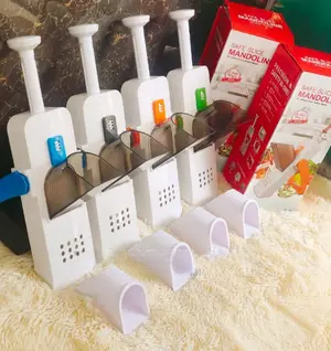 Manual Vegetable Mandoline Slicer – Multi-Function Adjustable Vegetable Cutter & Fruit Slicer with Stainless Steel Blades for Kitchen