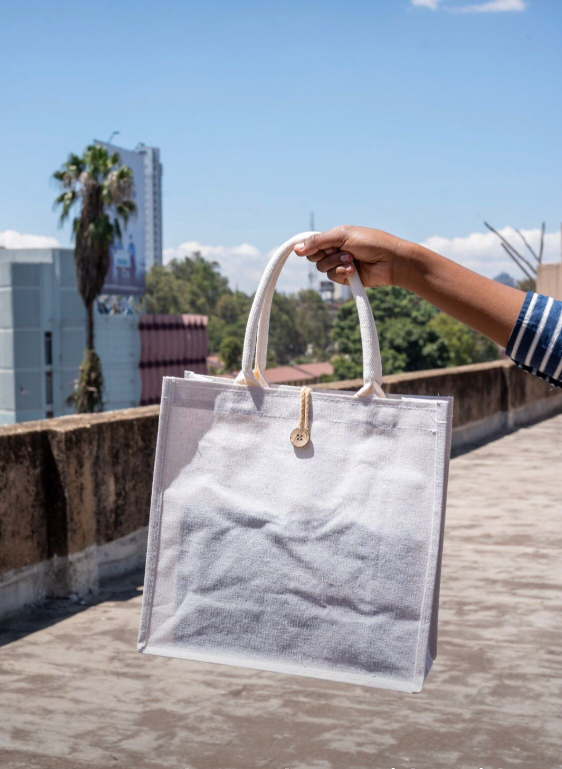A4 Size Custom Design Large Jute Burlap Shopping Beach Tote Bag With Soft Cotton Handles For Traveling And Shopping With Zip