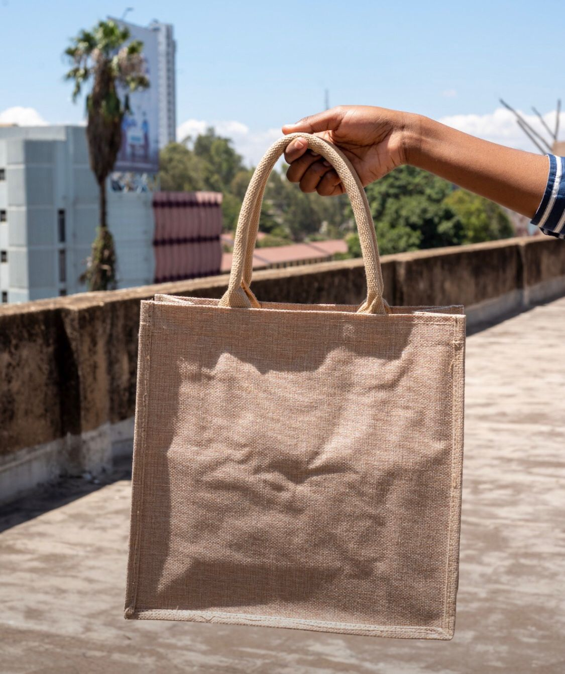 A4 Size Custom Design Large Jute Burlap Shopping Beach Tote Bag With Soft Cotton Handles For Traveling And Shopping With Zip