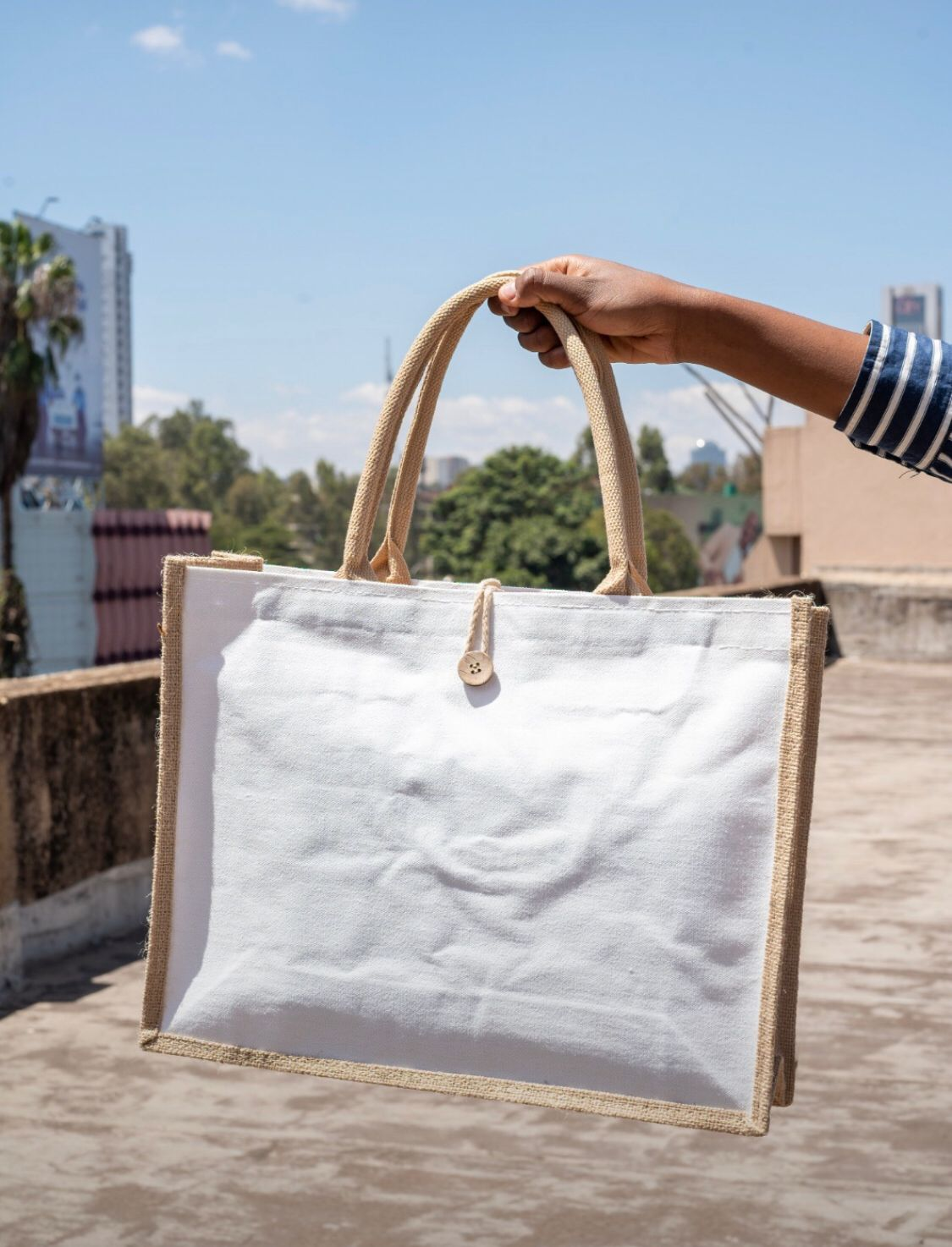 A4 Size Custom Design Large Jute Burlap Shopping Beach Tote Bag With Soft Cotton Handles For Traveling And Shopping With Zip