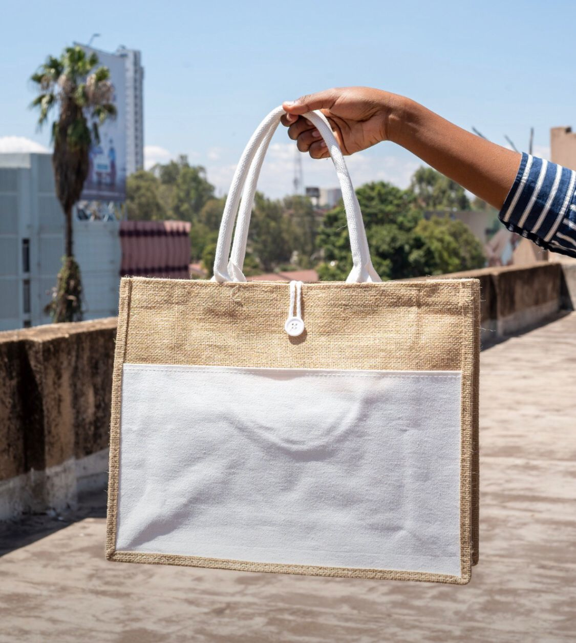 A4 Size Custom Design Large Jute Burlap Shopping Beach Tote Bag With Soft Cotton Handles For Traveling And Shopping With Zip