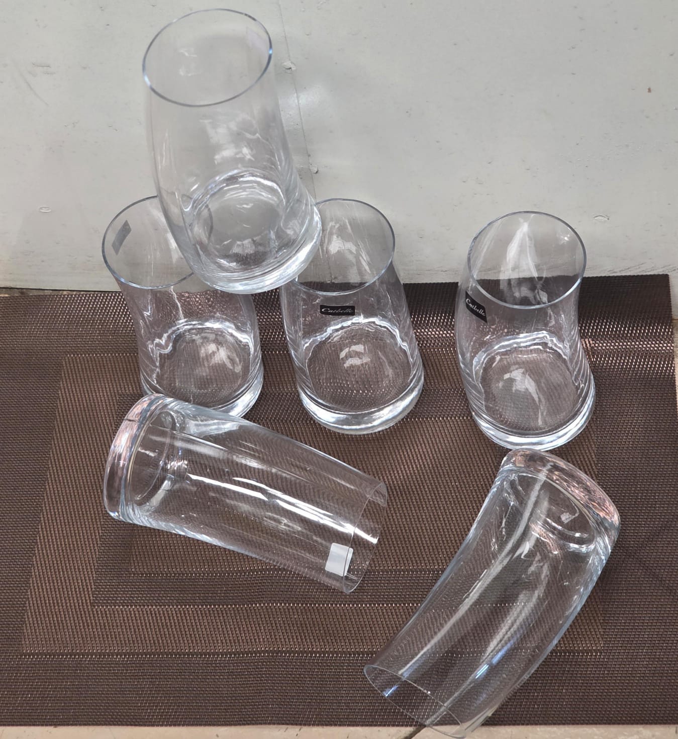 GLASSES. 6pcs 520 ml punguen glass, minimal design pattern will refrain from jarring your aesthetics.  Lead-free glass