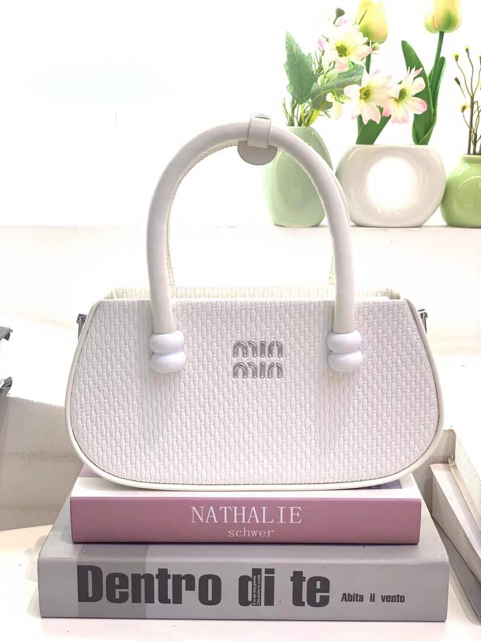 MIN Ladies Handbag – Elegant Women’s Shoulder & Fashion Bag