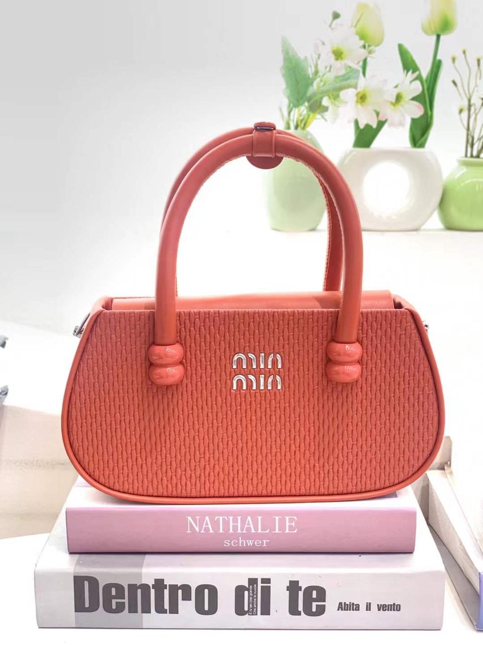 MIN Ladies Handbag – Elegant Women’s Shoulder & Fashion Bag