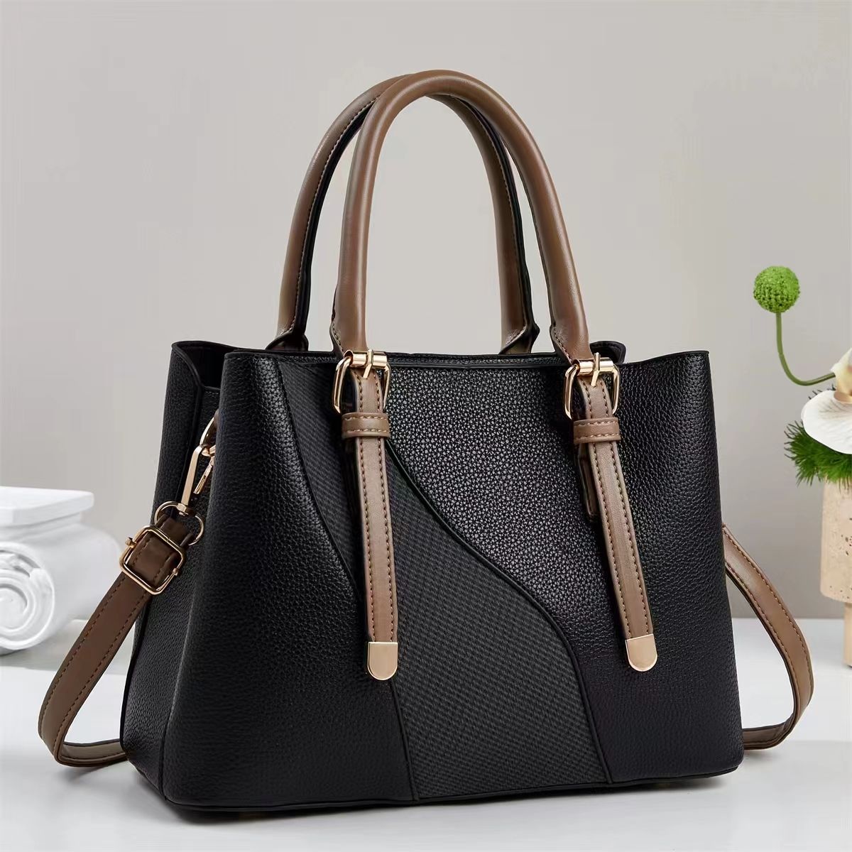 👜 Fashion Elegant Two-Tone Structured Tote Bag – Stylish & Practical
