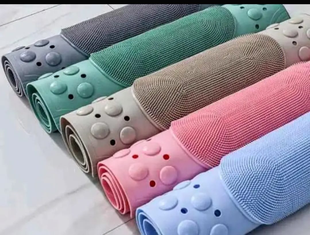 Anti-Slip Bathroom Mat – Strong Grip Water Drain Design (50×80cm Large Size), Quick-drying material keeps your bathroom clean and fresh, Comfortable surface for soft feel under your feet.