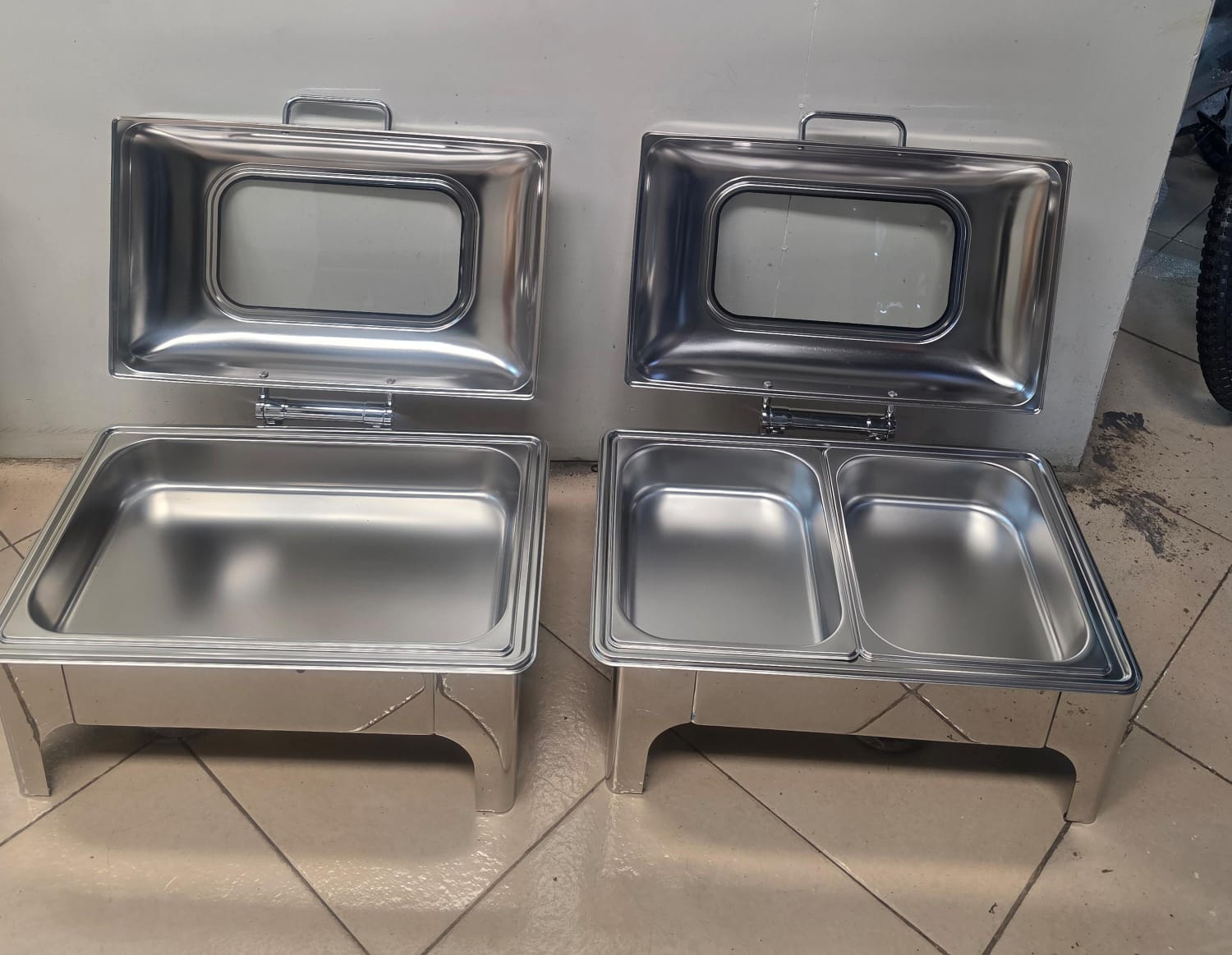 BUFFET WARMER| BUFFET CHAFFING DISH Roll-Top Chafing Dish – Stainless Steel Buffet Warmer with Easy Lift Lid, Order now and elevate your buffet or party service with style and convenience!