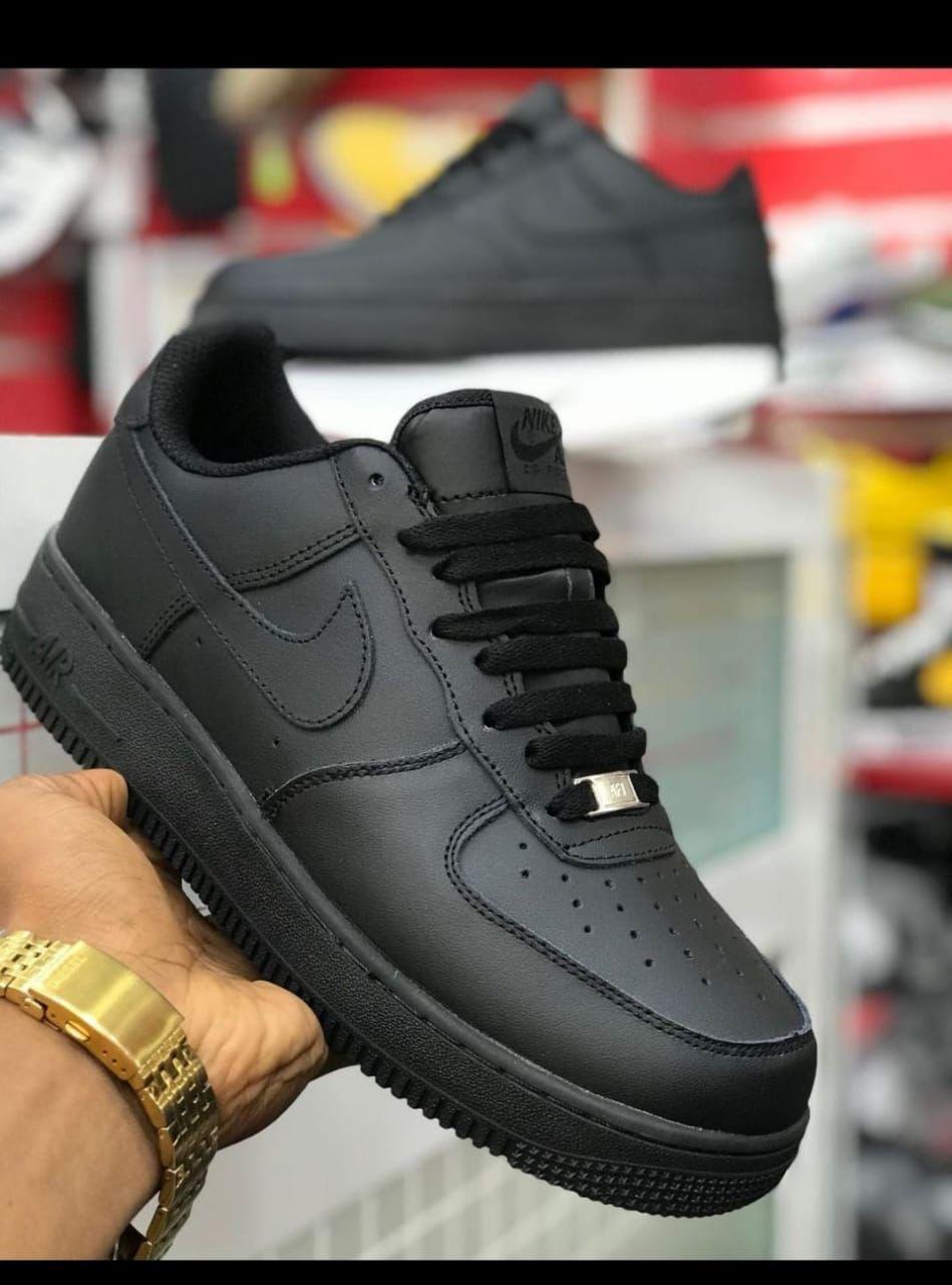⚡latest quality of  AIRFORCE with the best price ever🔥Quality best with two colours and all sizes available Every ones dream shoes with all outfit matching colours black and white cute as pictured🥰