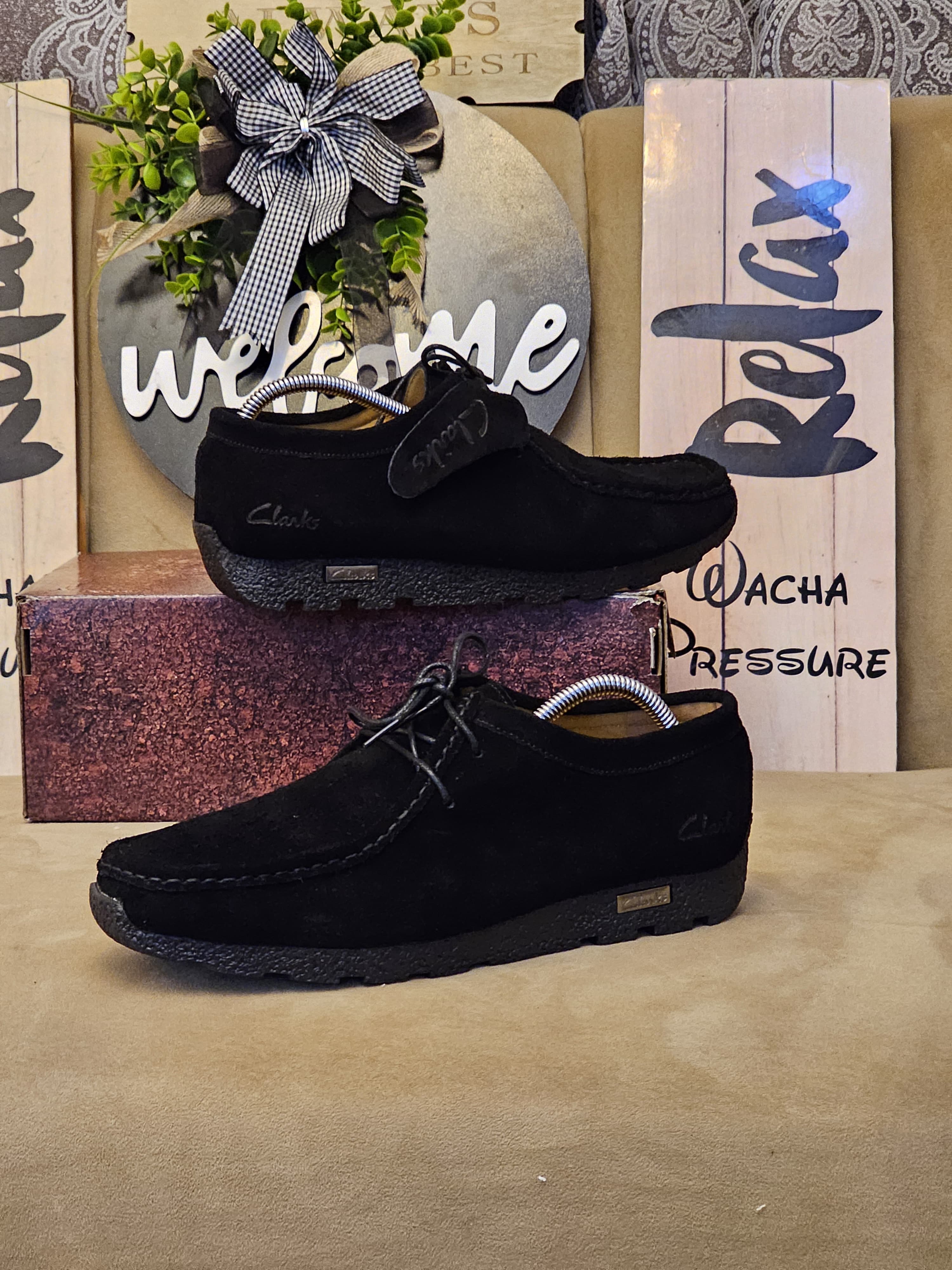 ⚡🔥Original Clarks Wallabees – Genuine Leather, Smart Casual & Durable Description: Step out in timeless style with these high-quality Wallabees. Made from genuine leather with a rubber 🔥very cute🥰