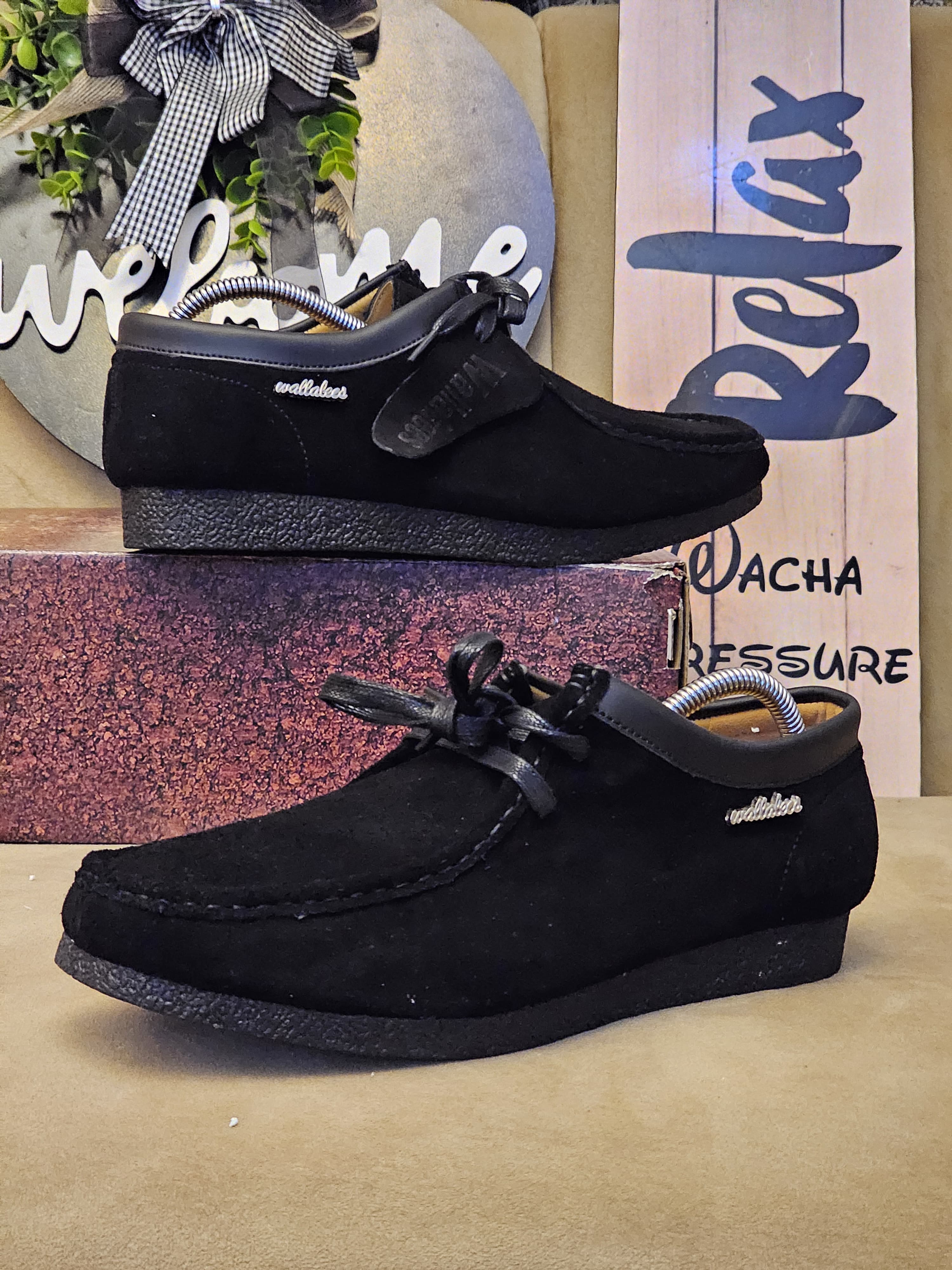 ⚡🔥Original Clarks Wallabees – Genuine Leather, Smart Casual & Durable Description: Step out in timeless style with these high-quality Wallabees. Made from genuine leather with a rubber 🔥very cute🥰