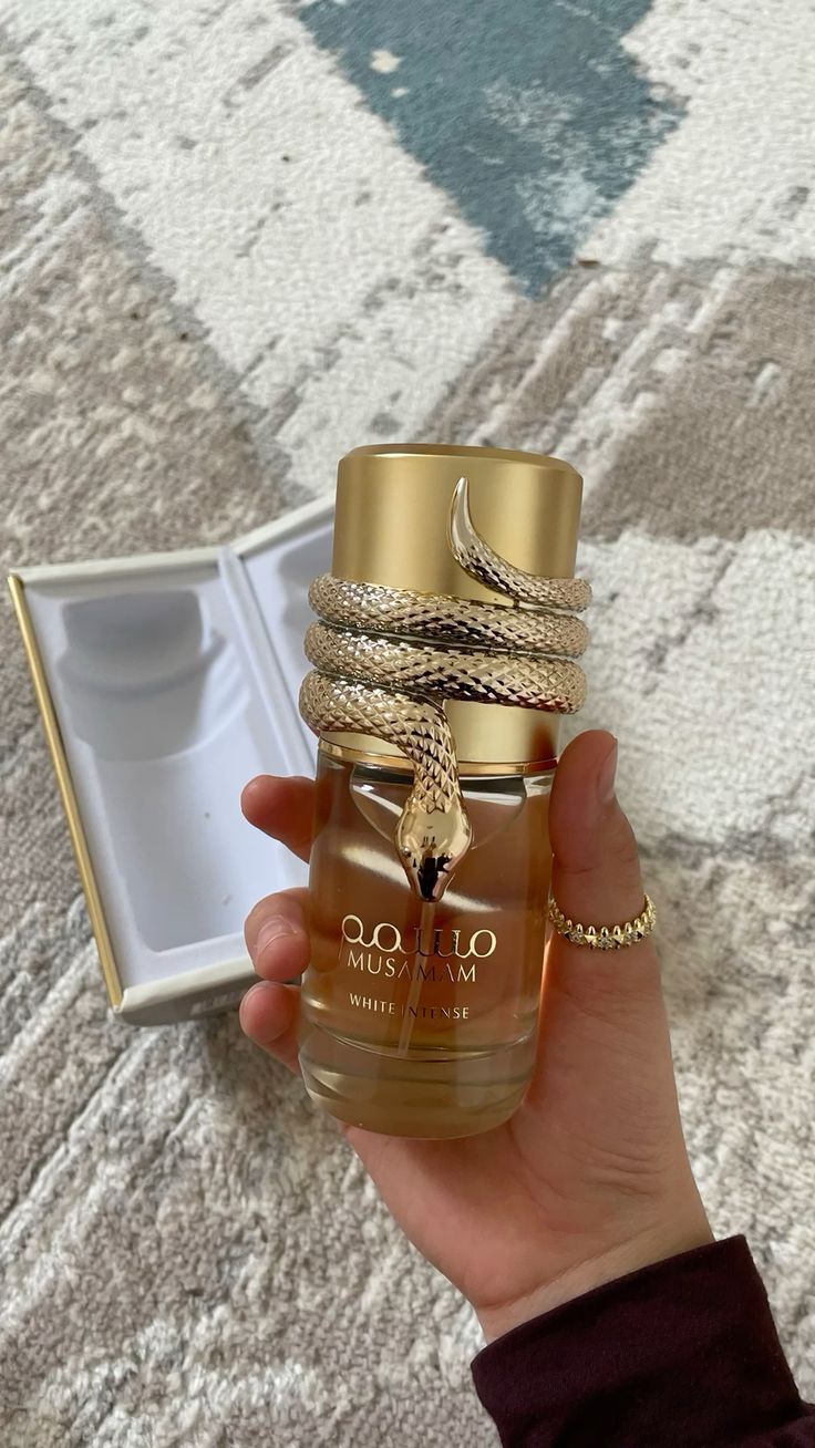 Musamam White Intense by Lattafa Perfumes is a Oriental Floral fragrance for women and men. Smells expensive and clean
Easy to wear daily. Unisex