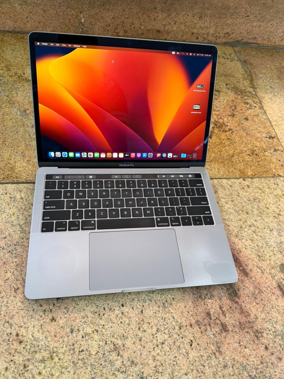 OFFER Apple MacBook Pro 2018 Intel Core i7 16GB RAM 512GB SSD 4GB Integrated Intel Iris Plus Graphics 13'' base clock of 2.9GHz and Turbo Boost up to 4.8GHz. Designed for high-performance tasks+BAG