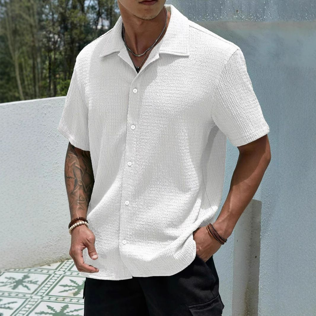 New men's short-sleeved shirts in summer are solid color breathable lapel button tops suitable for daily leisure and commuting outdoor sports.