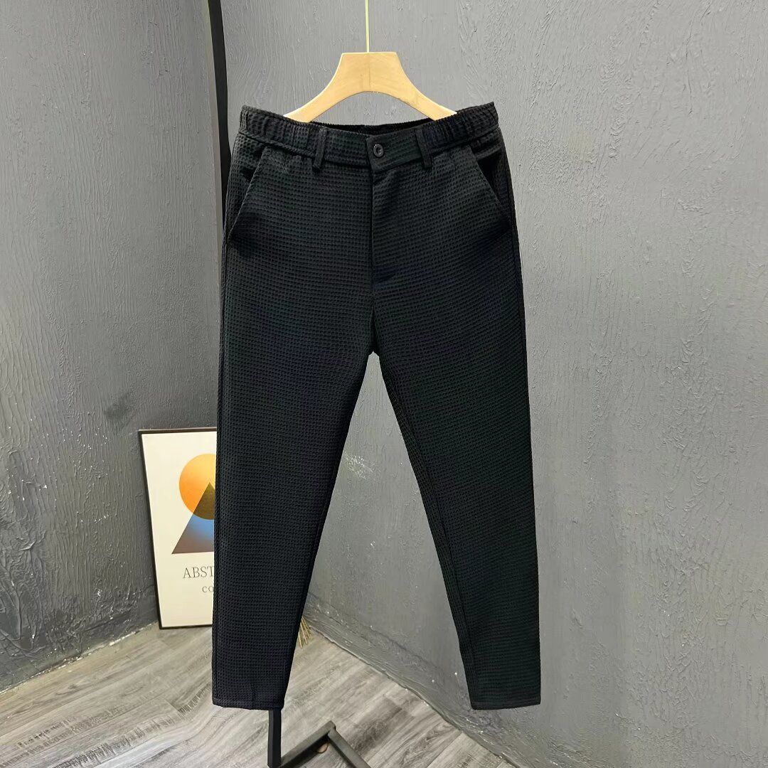 Spring and summer new men's trousers fashion solid color slim straight trousers men's cropped trousers are suitable for daily leisure and commuting.