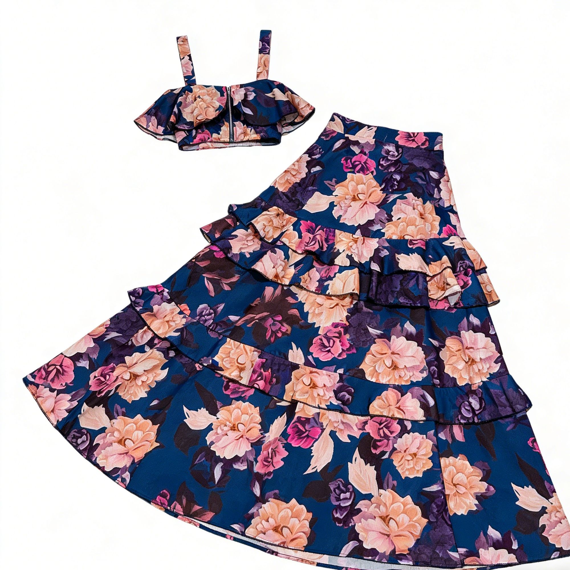Elegant printed layered ruffle dress – a halter-neck, midi dress perfect for parties and vacations. Two-piece set.