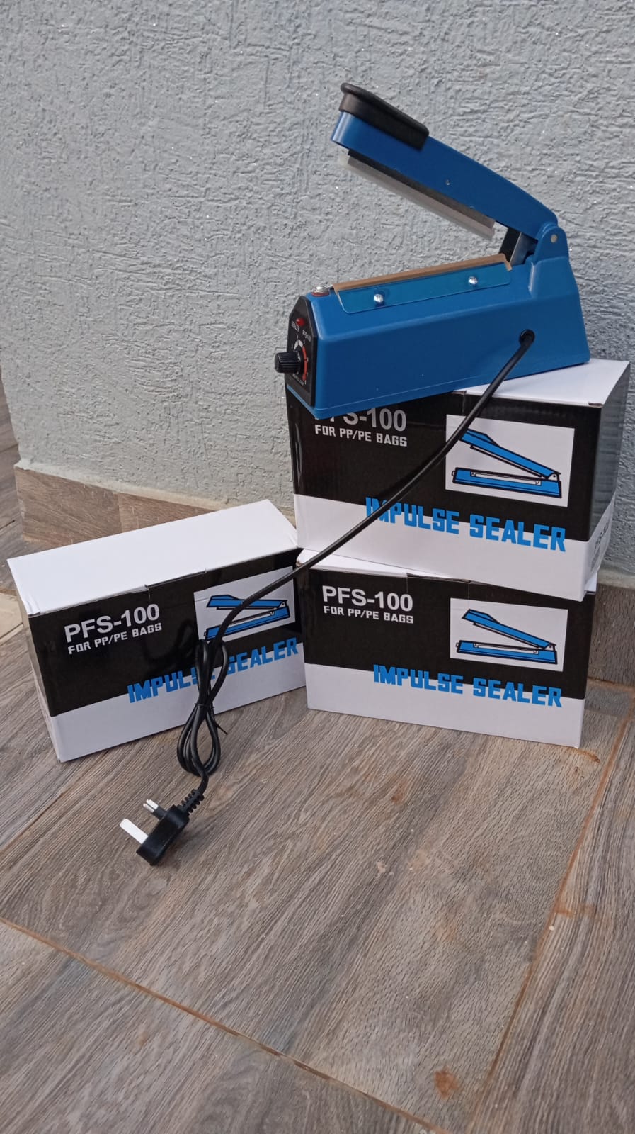 Impulse Electric Hand Heat Sealer, Heavy Duty 200mm Heat Sealer Machine, Manual Hand Sealer for Plastic Poly Bags, Food Packaging, Electric Laminated Film Sealing Machine🎀Power-Saving Efficiency