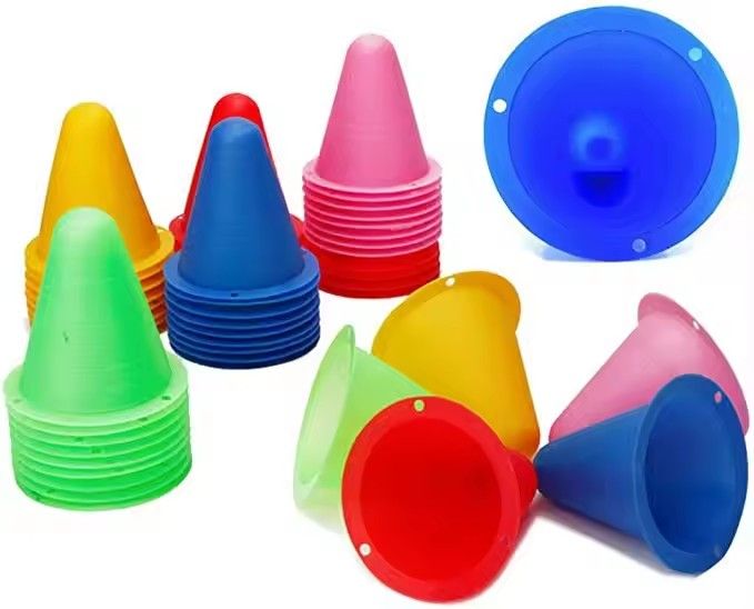 50Pcs Soccer Training Cones Plastic Roller Skating Bar Flag Cone, Football Practice Obstacle Marking Cone Sports Equipment（Please pay attention to the size when purchasing）E-873