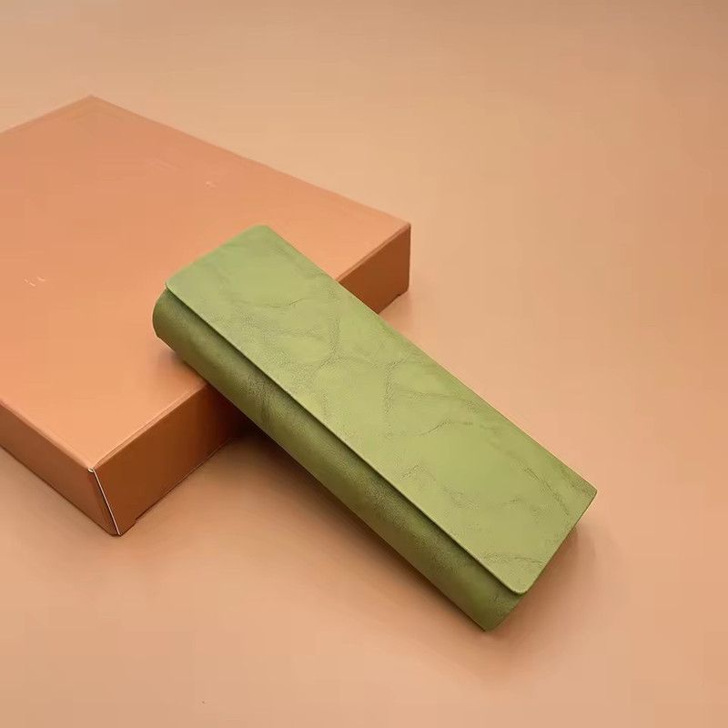 Fashion Magnetic Attraction Glasses Protector Case Durable Portable Protective Eye Glasses Case Eyewear Protective Case Unisex