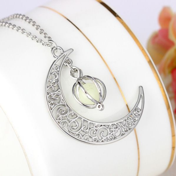 Fashion Silver Charm Luminous Pendant Necklace Ladies Moon Glow Stone Necklace Christmas Necklace Jewelry GiftA-1591