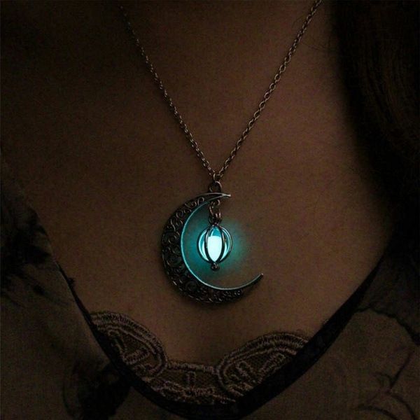 Fashion Silver Charm Luminous Pendant Necklace Ladies Moon Glow Stone Necklace Christmas Necklace Jewelry GiftA-1591