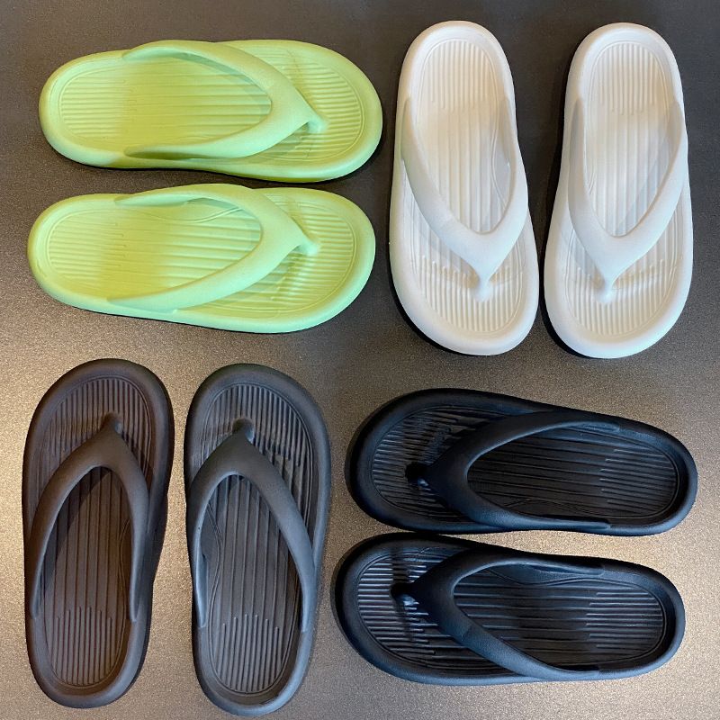 Women's Summer Flip-Flops — Thick-Soled Thong Sandals for Outdoor Wear; New Beach & Couple's Style; Men's Non-Slip Bathroom & Shower Slides