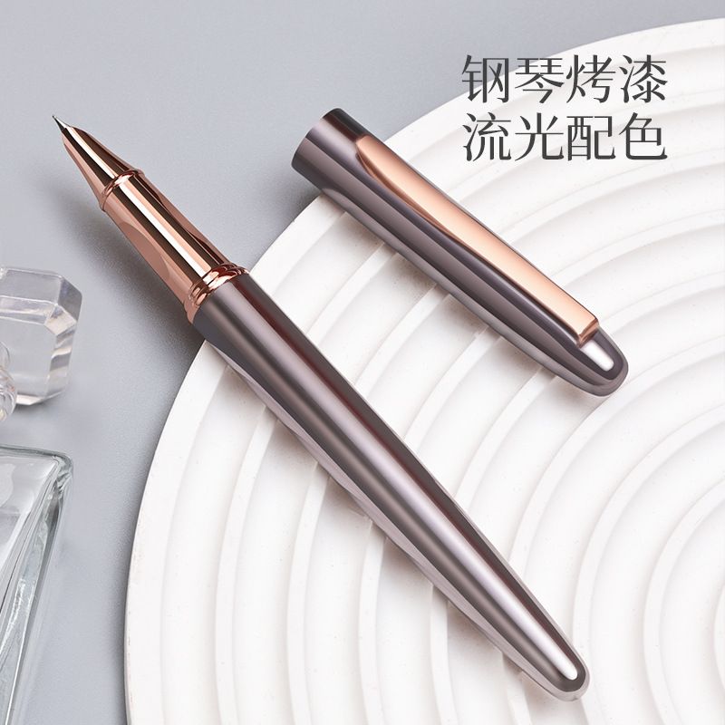 Wholesale spot metal fountain pens for students practicing calligraphy with concealed nibs. These are ink-absorbing and ink-dispensing fountain pens.