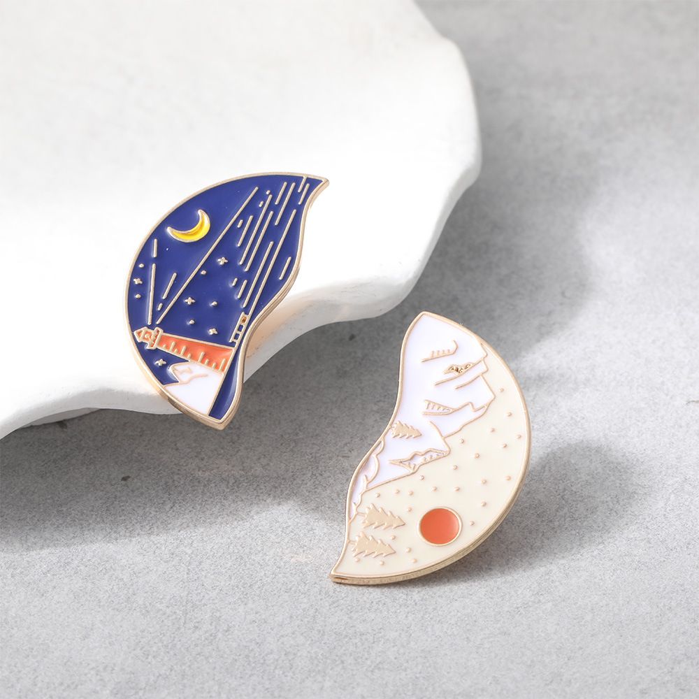 Summer new eco-friendly brooch, personalized oil-dripping lamp tower, starry sky, moon and sun combination round couple brooch and badge