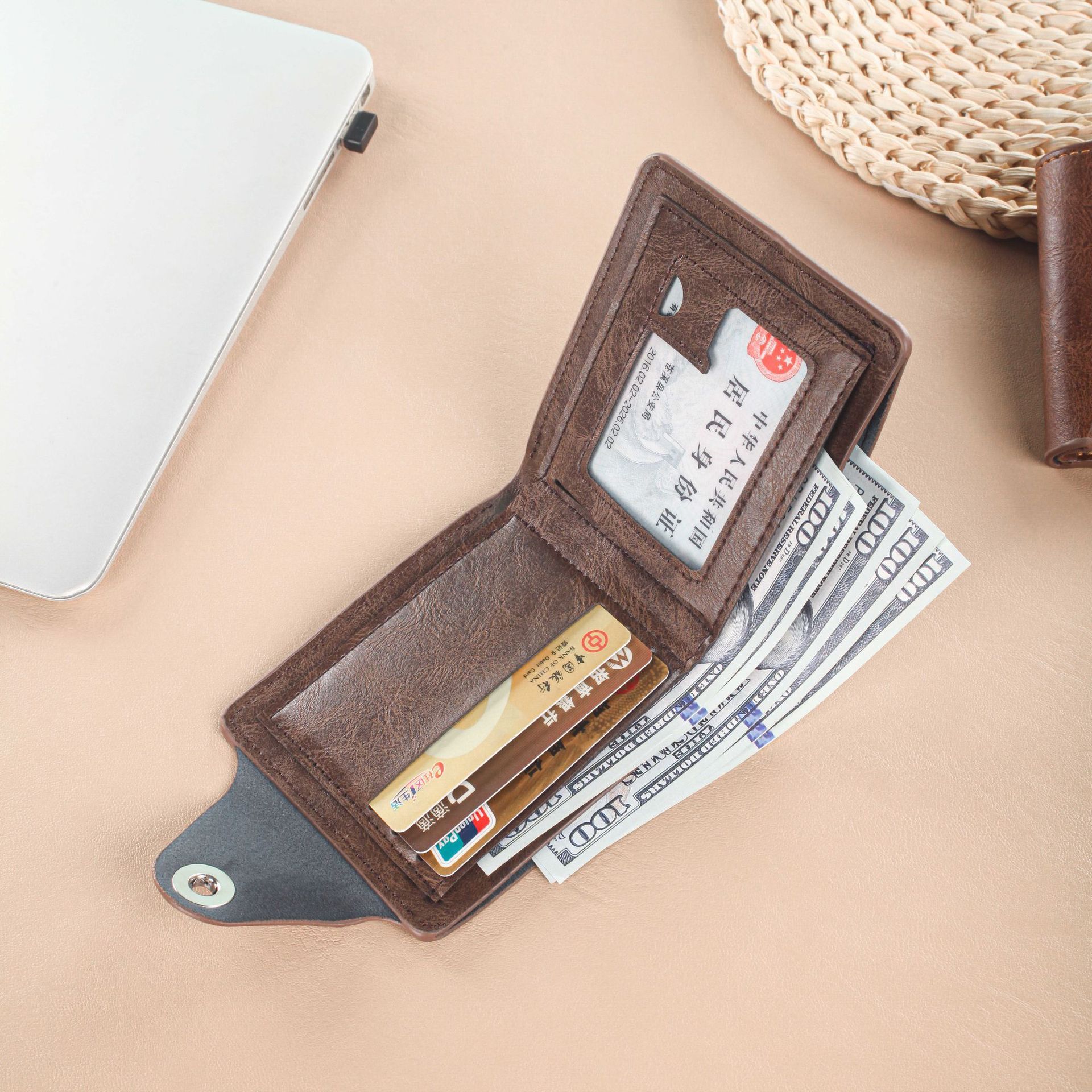 European and American short wallets, men's wallets, fashionable magnetic clasp multi-slot coin purses, double-line card bags, wallets, leather wallets wholesale