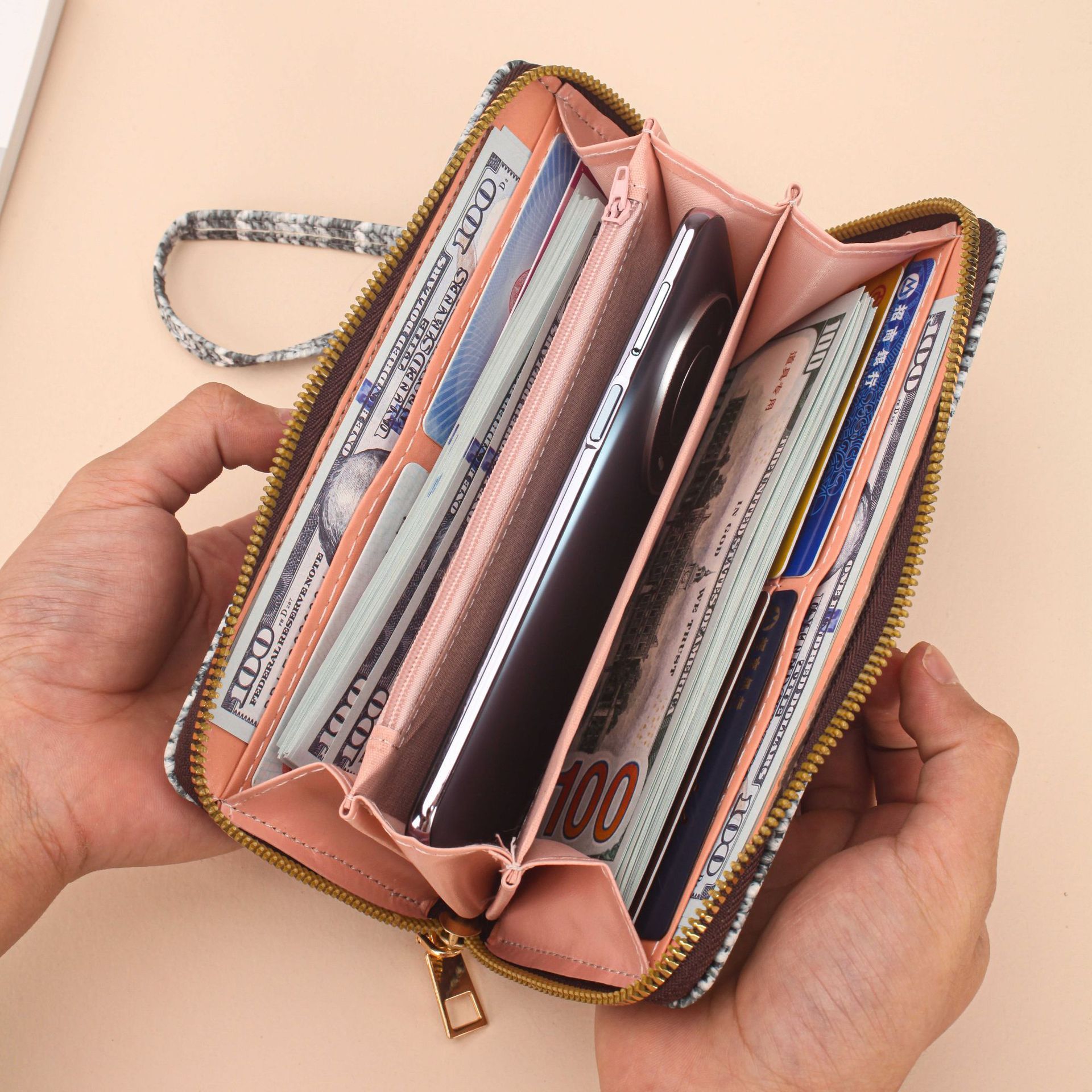 New ladies' wallet zipper bracelet bags: Simple square bag, fashionable single-handle clutch