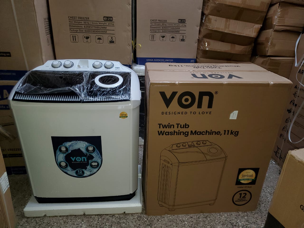 🧺 Von 11kg Twin Tub Washing Machine — Powerful, Efficient & Reliable! 🧺
Make laundry easier and faster with the Von 11kg Twin Tub Washing Machine (White) — perfect for handling large loads with effi